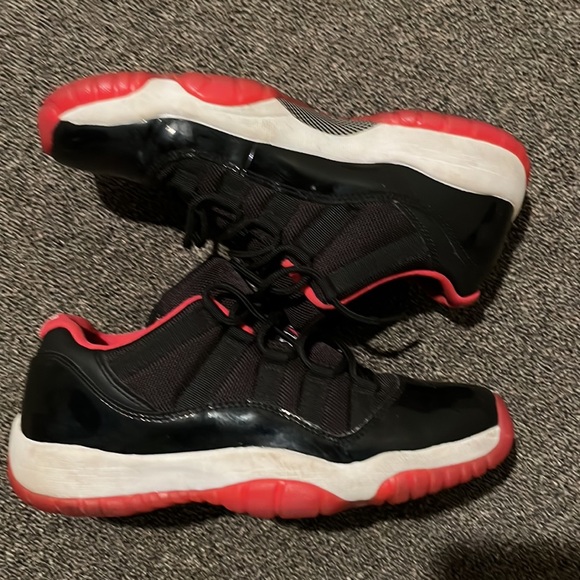 Boys Jordan Retro 11 - Picture 2 of 6